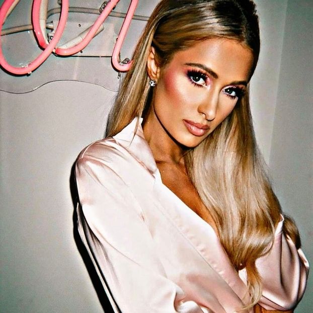 Is ᵖᵃʳⁱˢ ԋιʅƚσɳ our next RHOBH superstar? - Belivedere Soda 3 Lemons Carcass Out I eliminari