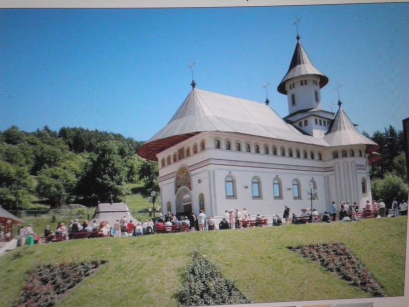 Manastirea Pangarati - PIATRA NEAMT ORASUL MEU SI INPREJURIMI