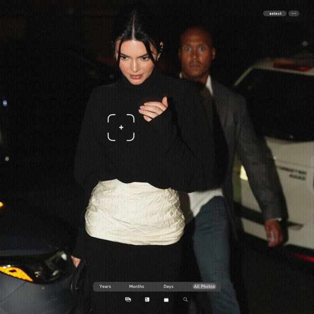 ،11.11 Ꜥℐẹṇṇẹṛ on ¹⁴⳽ep in New York City, NY; arriving at Raf’s Restaurant. - a universe of exploding stars