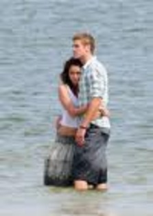 imagesCA6WWSK7 - mIlEy cYrUs