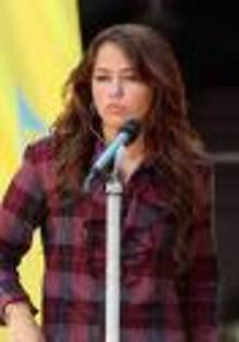 imagesCACWHPW4 - mIlEy cYrUs