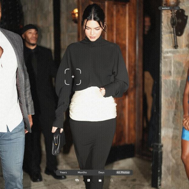 ،20.11 Ꜥℐẹṇṇẹṛ on ¹⁴⳽ep in East Village, NY; leaving at Monsieur Restaurant. - a universe of exploding stars