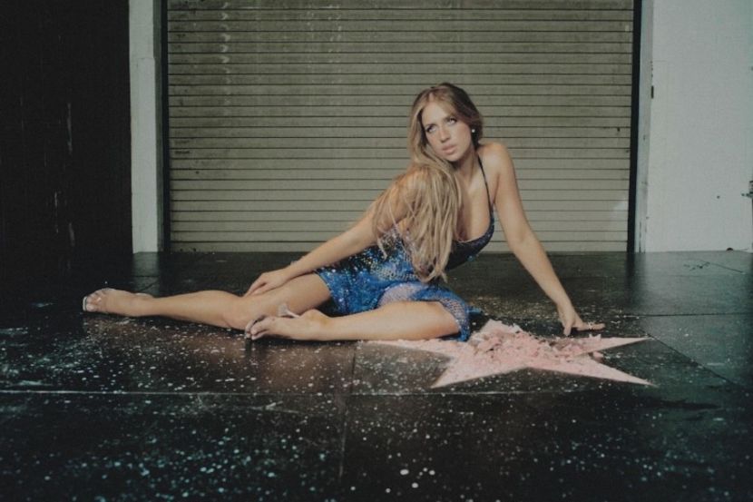 ᐟssᴉɯⳎossessive♡Ṭạṭẹℳ̣c̣Ṛạẹ 　 　²⁰Noง˓ - Time melts slow in endless nights