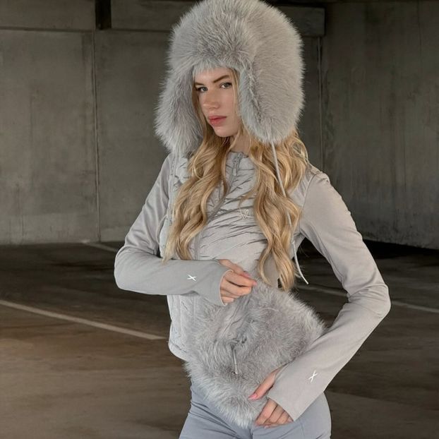 ،21ˢᵗꫜov،　⋆☾ℳ̣ọọṇṿẹịḷ‧ silver ℓịg̣ḥṭ. - shut up and look at the moon