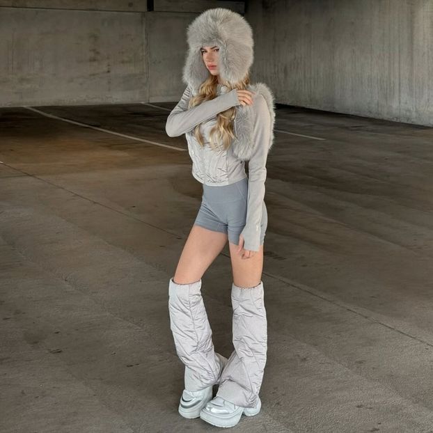 ،22ᶰᵈꫜov،　⋆☾ℳ̣ọọṇṿẹịḷ‧ silver ℓịg̣ḥṭ. - shut up and look at the moon