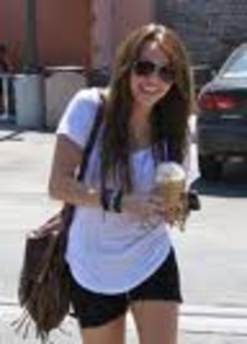 imagesCAQMOXY6 - mIlEy cYrUs