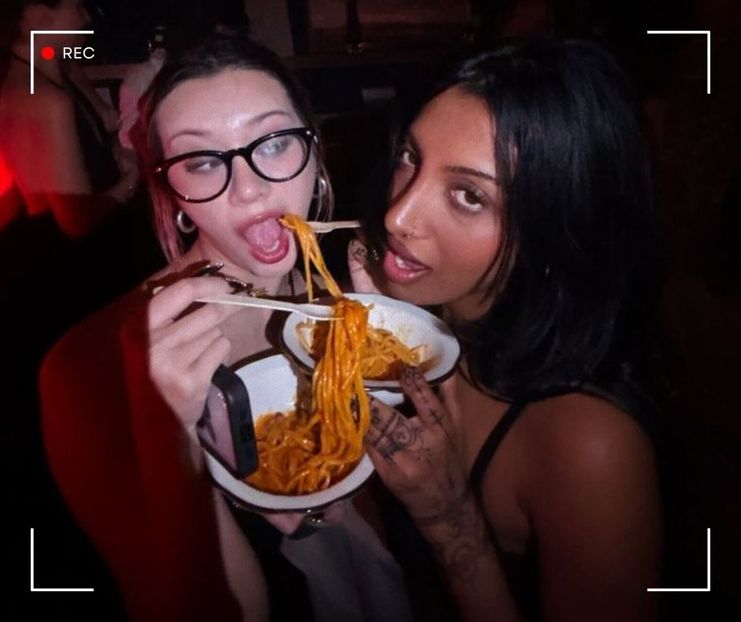 　ᯓ★ ،ᛕatseyeʾsᐟ C̣ạṃẹṛạ♥Ṛọḷḷ · 27.11˒ˊ - let the dawn rest on your lips