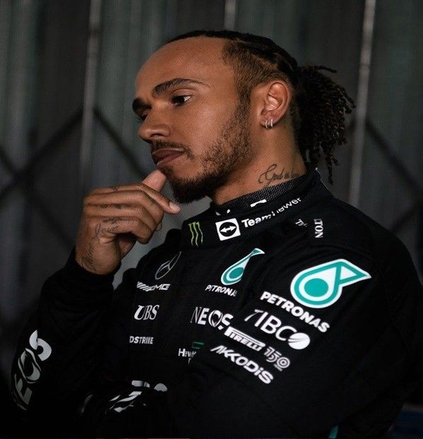 ⁽ᵛ⁾ HappyPill    ʰᵉ ᵍᵒᵗ Lewis Hamilton  لقد - Les des Coeurs silencieux