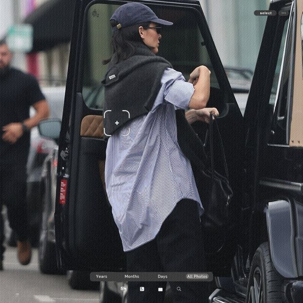 ،01.12 Ꜥℐẹṇṇẹṛ on ²⁶⳽ep in West Hollywood, CA; arriving at Galerie Half. - a universe of exploding stars