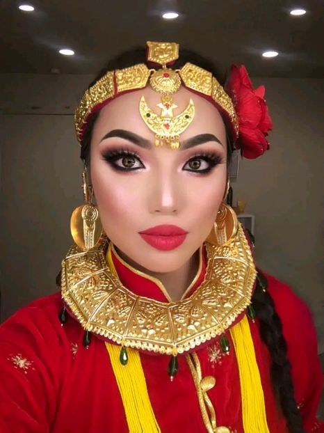  - L - Traditional make up Nepal culture