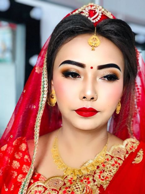  - L - Traditional make up Nepal culture