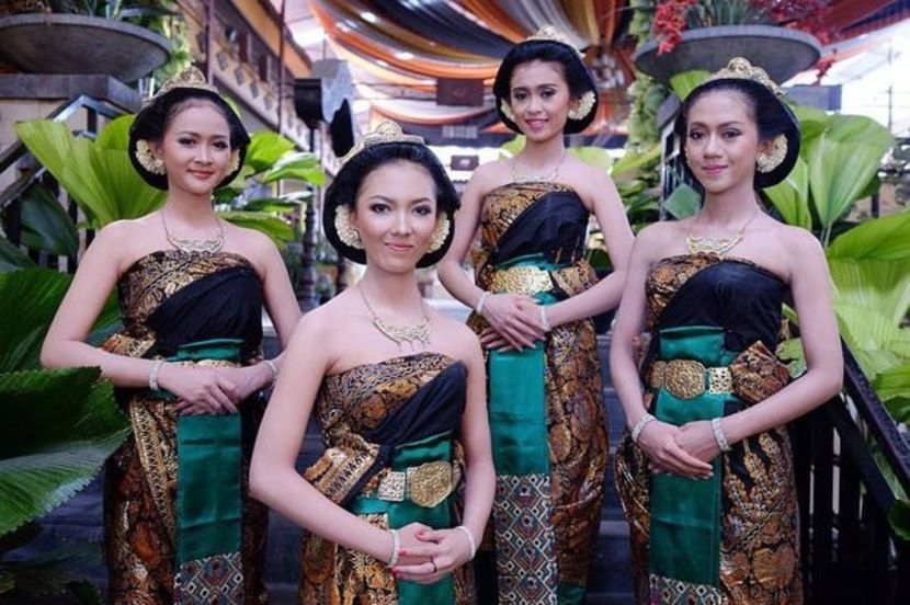  - M - Traditional make up javanese culture