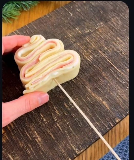 IMG-2025.12.13 - Brăduți de Crăciun