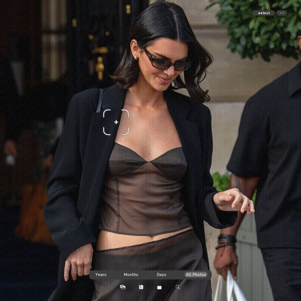 ،16.12 Ꜥℐẹṇṇẹṛ on ²⁹⳽ep in Paris, FR; leaving the Ritz Hotel. - a universe of exploding stars