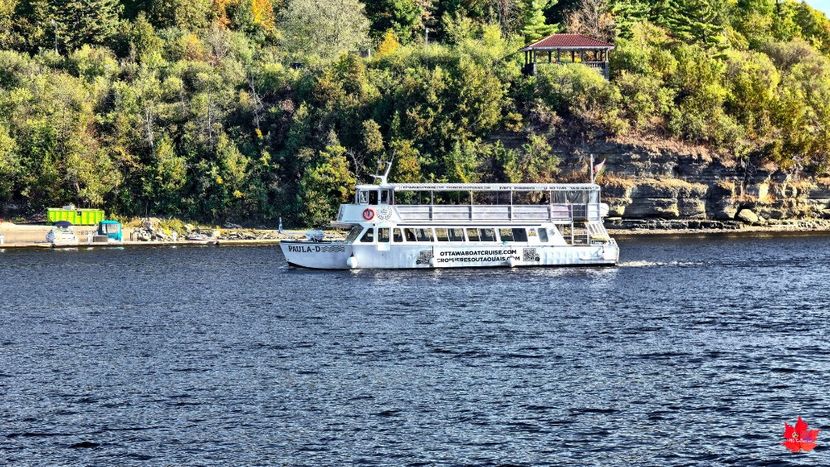 RIVIERE  Outauais - D - CARS - BIKES - BOATS