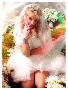 21643183_GBPFKHJFP - britney spears