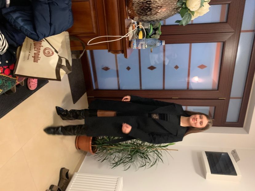  - TEUTA ADOLESCENTĂ