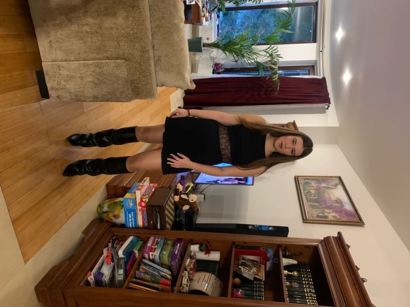  - TEUTA ADOLESCENTĂ