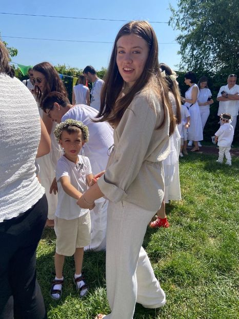 e1a77650-a247-47bd-b1c1-a85d05cf0a35 - TEUTA ADOLESCENTĂ