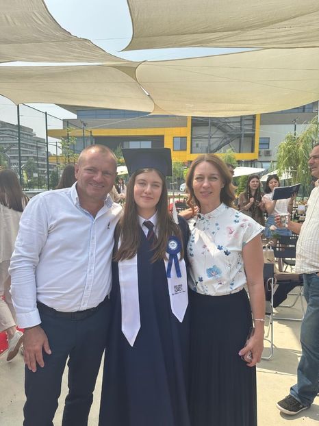 2bbc08fc-fd86-4668-a385-de459bb9e608 - TEUTA ADOLESCENTĂ