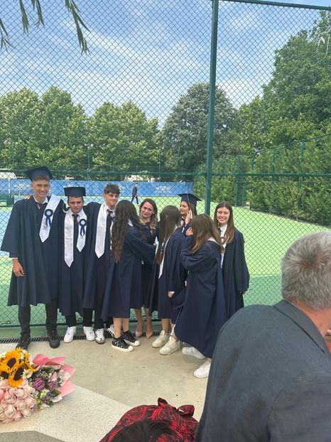 200e59af-aed0-4a58-839c-4a7d92ebd222 - TEUTA ADOLESCENTĂ