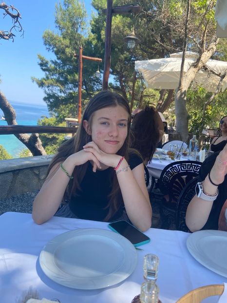 a777b0fc-6522-4006-bff2-e8503e8d982f - TEUTA ADOLESCENTĂ