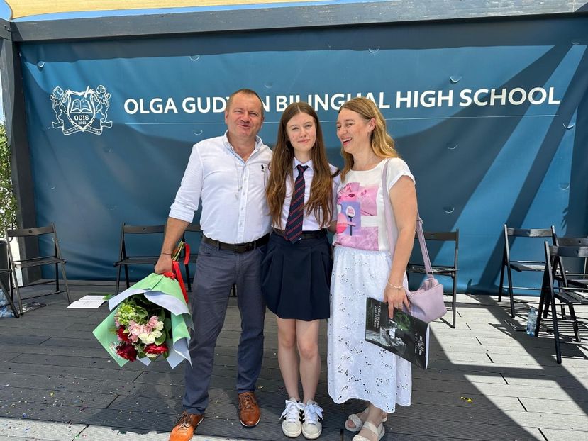 819b31d0-306a-43c8-8c8d-478cc15a21b6 - TEUTA ADOLESCENTĂ