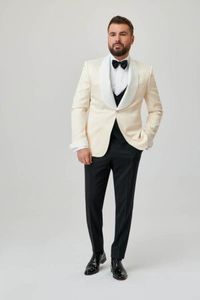 Costum-Ceremonie-Adrian-Mutu-culoare-ivory-rever-sal-4-300x450 - Adrian-Mutu