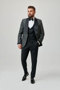 Costum-Ceremonie-Adrian-Mutu-sacou-pattern-gri-Fildes-rever-sal-8-300x450 - Adrian-Mutu