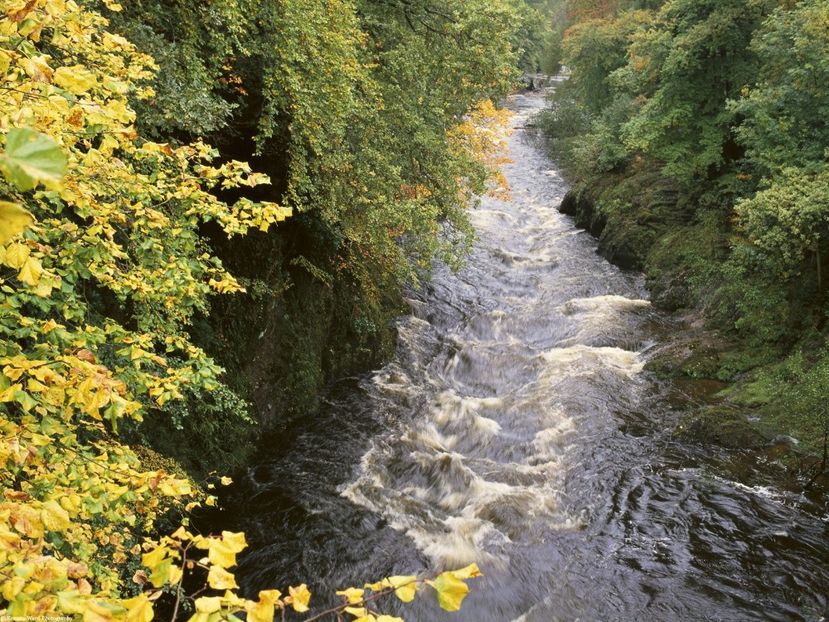 River Passage, Scotland - Nume R