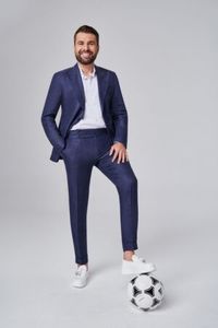 Costum-Adrian-Mutu-Bleumarin-Jeans-Casual-300x450 - Adrian Mutu