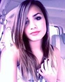 random (10) - Demi Lovato