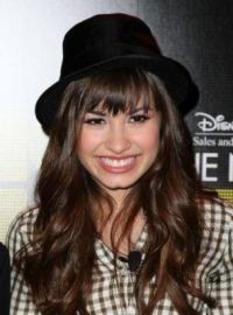 Demi_Lovato_1230144704_2 - demi lovato