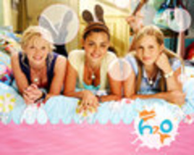 H2O-Wallpaper-h2o-rikki-chadwick-2396226-120-96