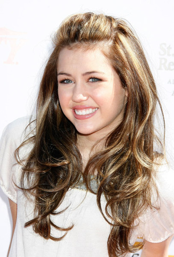 651309ntbjwig1q1 - poze miley cyrus