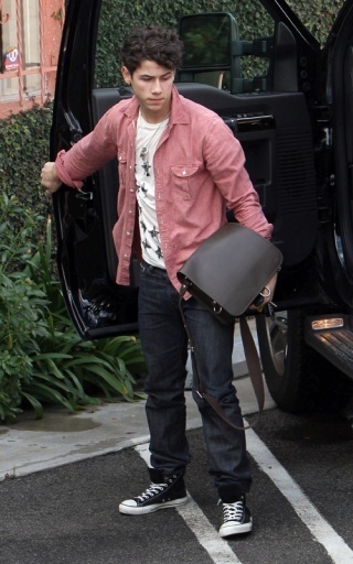 Nick Jonas Arriving at Studio in West Hollywood (2)