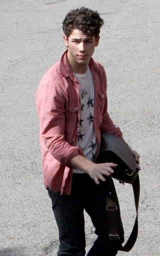 Nick Jonas Arriving at Studio in West Hollywood (4)