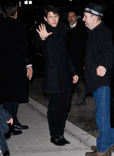 NickJonasArrivingandLeavingDavidLetterman (10)