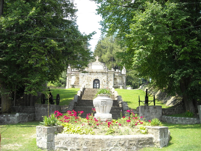 Mausoleul Eroilor de la Soveja