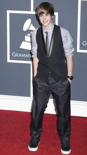 ==>> JuStiN <<== - 0_0 Justin la Premile Grammy 2o1o 0_0