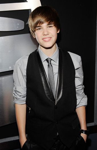 ==>> JuStiN <<== - 0_0 Justin la Premile Grammy 2o1o 0_0