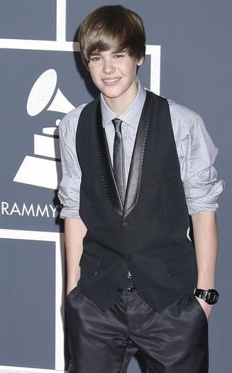 ==>> JuStiN <<== - 0_0 Justin la Premile Grammy 2o1o 0_0