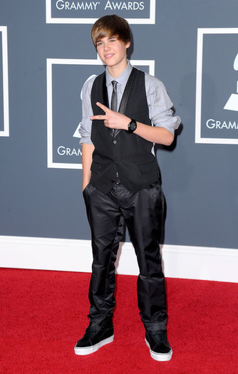 ==>> JuStiN <<== - 0_0 Justin la Premile Grammy 2o1o 0_0