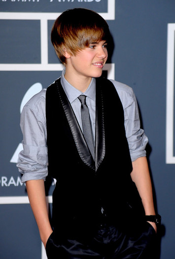 ==>> JuStiN <<== - 0_0 Justin la Premile Grammy 2o1o 0_0