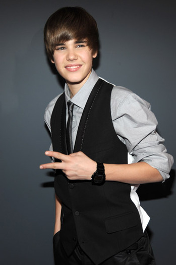 ==>> JuStiN <<== - 0_0 Justin la Premile Grammy 2o1o 0_0