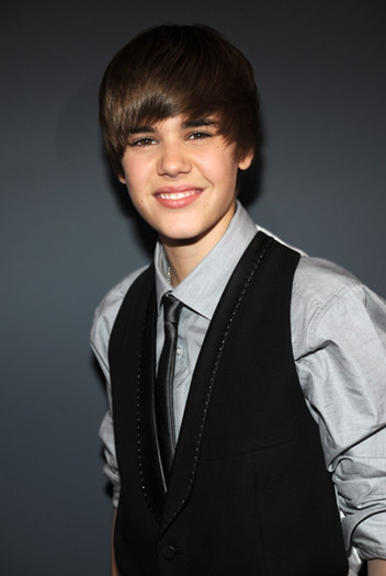 ==>> JuStiN <<== - 0_0 Justin la Premile Grammy 2o1o 0_0