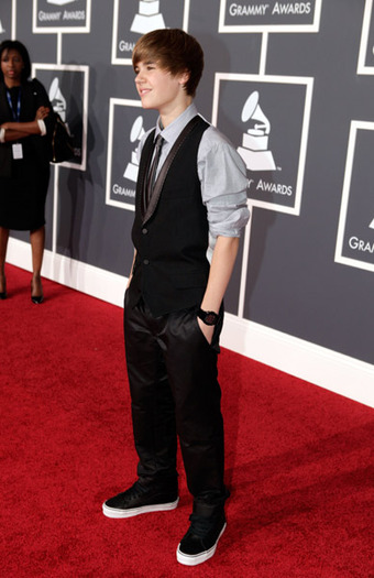 ==>> JuStiN <<== - 0_0 Justin la Premile Grammy 2o1o 0_0