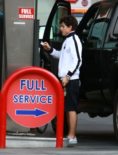 Out Pumpin gas (1) - Nick Jonas pumping gas in LA
