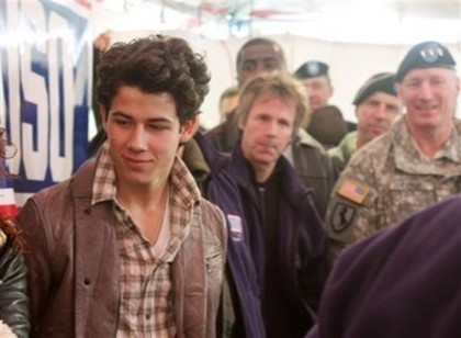 USO-s-Community-Strong-11-12-09-nick-jonas-9395625-341-250