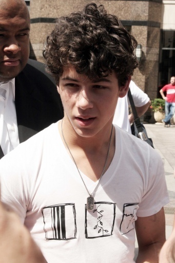 Leaving-Hotel-for-MMVA-Rehearsals-6-21-nick-jonas-8191493-341-512